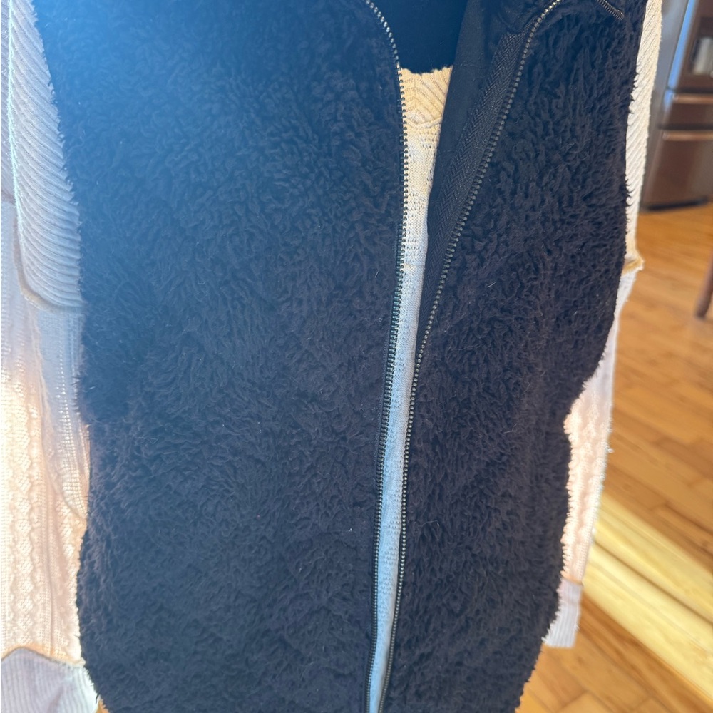 Black Fleece Zip-Up Vest
